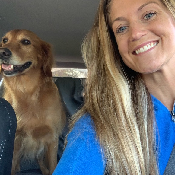 Meet your Posher, Amanda - Picture 2 of 6